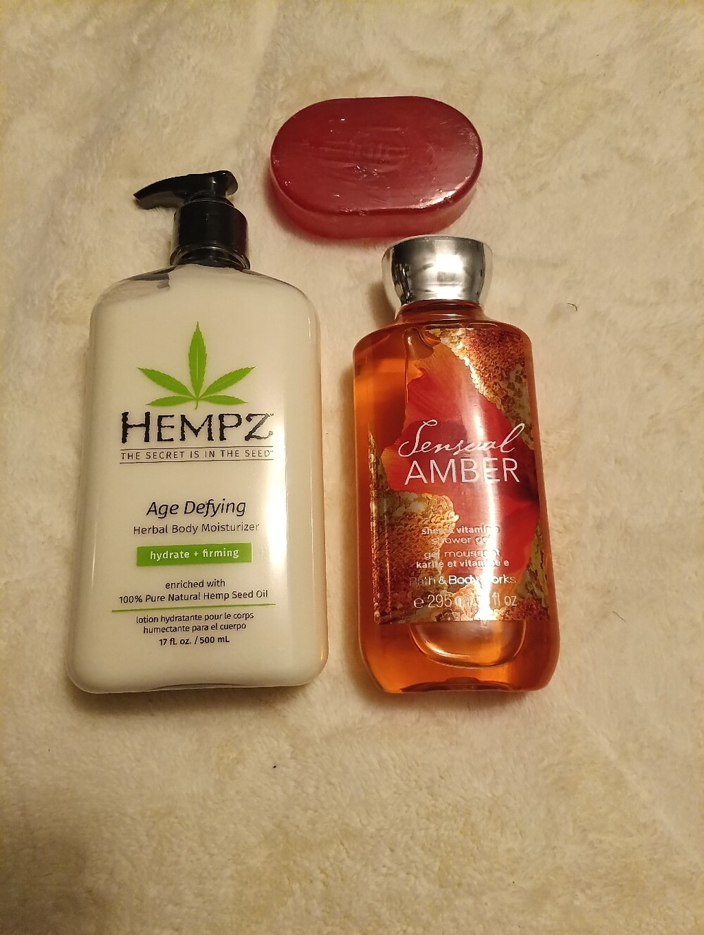 Hempz Age Defying Herbal Body Moisturizer & Bath N Body Works Sensual Amber Wash